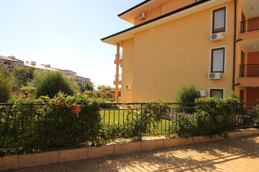 Menada Sky Dreams Apartments Sveti Vlas Exteriör bild