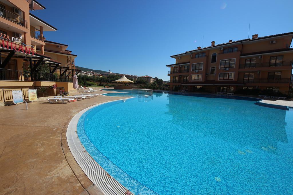 Menada Sky Dreams Apartments Sveti Vlas Exteriör bild